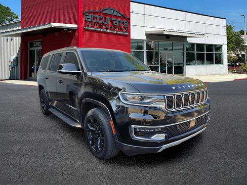 Used 2022 Jeep Wagoneer Series II RWD image 2