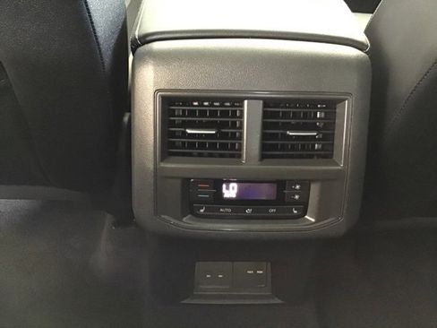 Used 2021 Volkswagen Atlas SEL Premium image 44