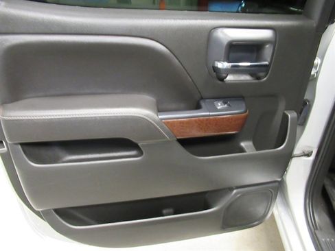 Used 2018 GMC Sierra 1500 SLT w/ SLT Preferred Package image 15