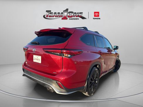 Used 2023 Toyota Highlander XSE image 8