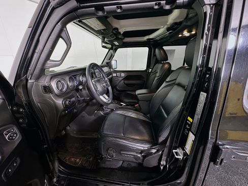 Used 2022 Jeep Wrangler Unlimited Rubicon 4xe AWD/4WD image 13