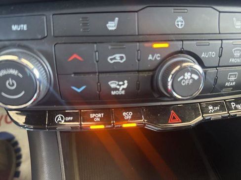 Certified 2024 Dodge Durango GT image 28