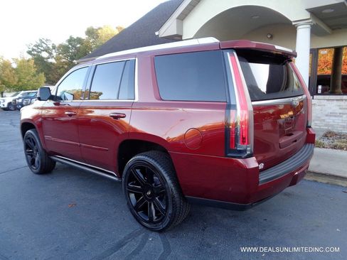Used 2018 Cadillac Escalade Premium Luxury image 4