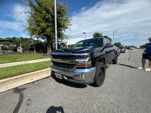 Used 2017 Chevrolet Silverado 1500 LT w/ All Star Edition AWD/4WD image 16