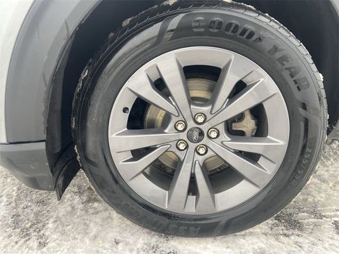 Used 2022 Ford Explorer XLT w/ Equipment Group 202A image 33