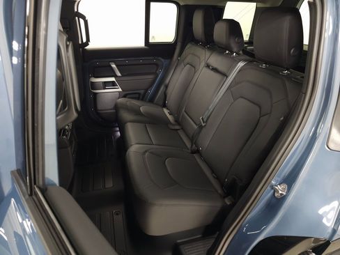 Used 2024 Land Rover Defender 110 S image 36