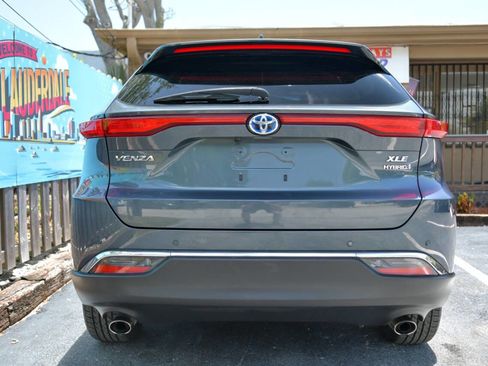 Used 2021 Toyota Venza XLE image 24