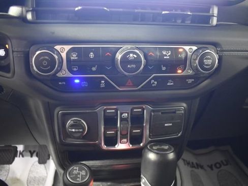 Used 2024 Jeep Wrangler High Altitude AWD/4WD image 25