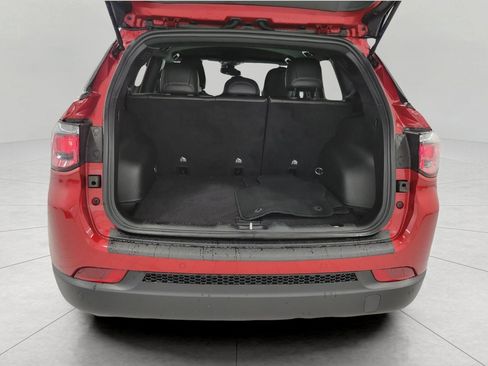 Used 2025 Jeep Compass Limited AWD/4WD image 16