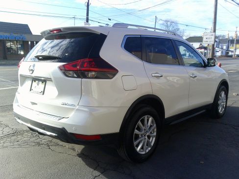 Used 2019 Nissan Rogue SV image 5