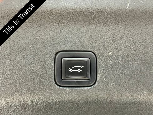Used 2023 Chevrolet Tahoe Premier AWD/4WD image 20