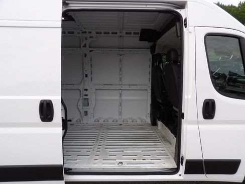 Used 2025 RAM ProMaster 3500 w/ Convenience Group FWD image 26
