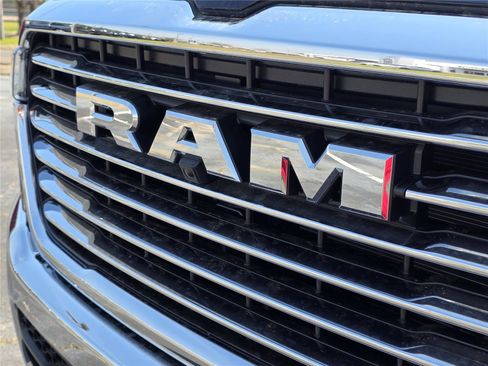 New 2026 RAM 1500 Laramie AWD/4WD image 37