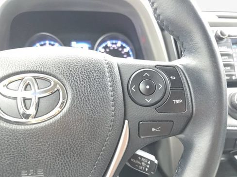 Used 2018 Toyota RAV4 XLE FWD image 18