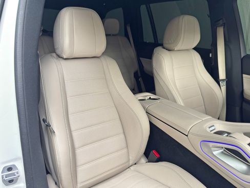Used 2023 Mercedes-Benz GLS 450 4MATIC image 41