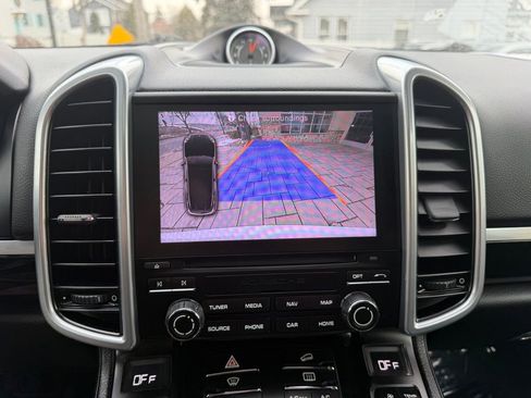 Used 2017 Porsche Cayenne Platinum Edition image 15