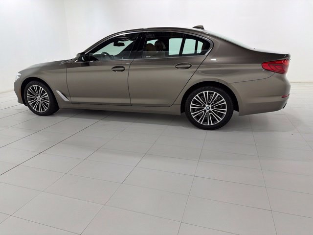 Used 2019 BMW 530i xDrive w/ Convenience Package AWD/4WD image 2