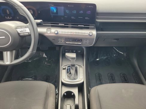 Used 2024 Hyundai Kona SEL image 11