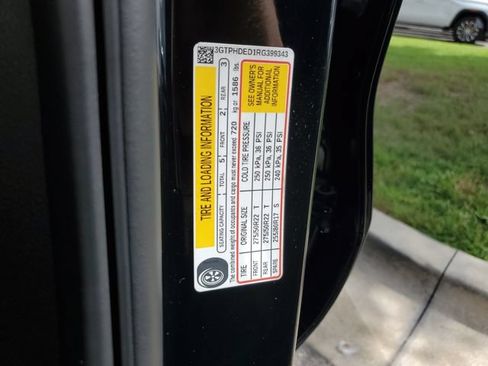 Used 2024 GMC Sierra 1500 SLT w/ SLT Premium Plus Package RWD image 32