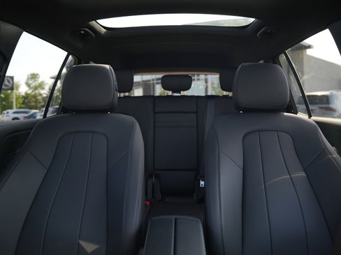 New 2026 Mercedes-Benz GLB 250 4MATIC image 33