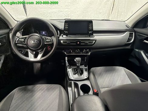 Used 2021 Kia Seltos LX AWD/4WD image 6