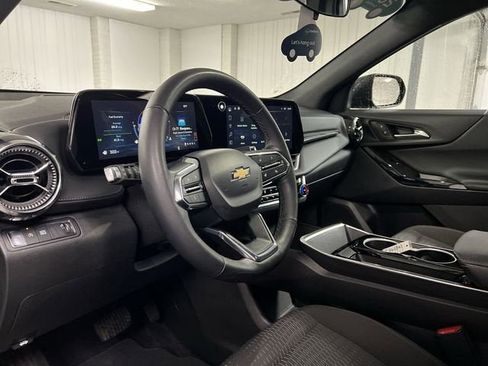 Certified 2025 Chevrolet Equinox LT image 10