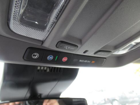 Used 2024 GMC Sierra 1500 Elevation image 26