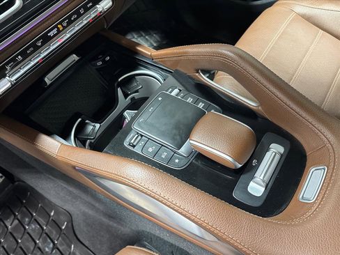 Used 2024 Mercedes-Benz GLS 450 4MATIC image 13