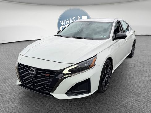 Used 2024 Nissan Altima 2.5 SR image 8