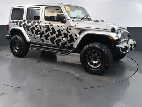 Used 2020 Jeep Wrangler Unlimited Sahara w/ Uconnect 4C Nav & Sound Group image 3