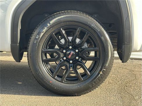 Used 2020 GMC Sierra 1500 Elevation w/ Elevation Value Package image 29