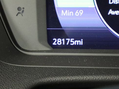 Used 2022 Chevrolet Bolt EUV LT w/ Driver Confidence Package image 36