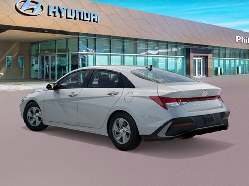 New 2026 Hyundai Elantra SE FWD image 5