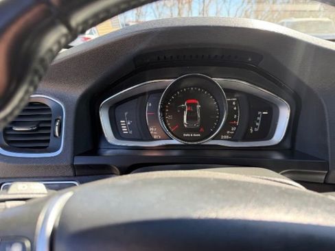 Used 2018 Volvo S60 T5 Inscription Platinum w/ Climate Package image 30