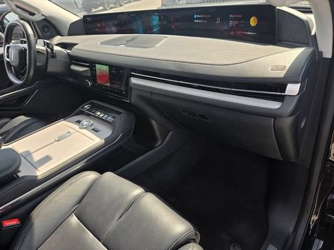 Used 2025 Lincoln Navigator Reserve AWD/4WD image 15