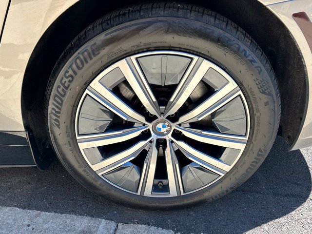 Used 2023 BMW i7 xDrive60 AWD/4WD image 34