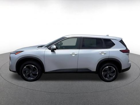 Used 2025 Nissan Rogue SV FWD image 9