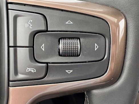 Used 2023 Chevrolet Suburban High Country w/ Premium Package image 25