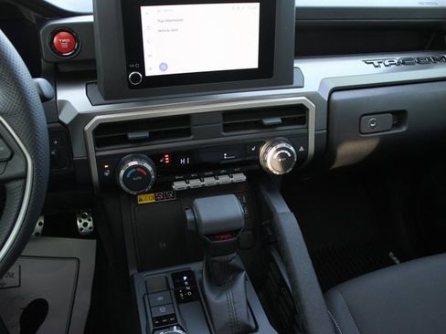 Used 2025 Toyota Tacoma Limited image 25