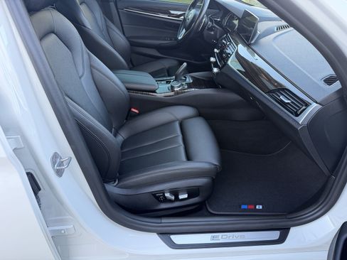 Used 2018 BMW 530e RWD image 12