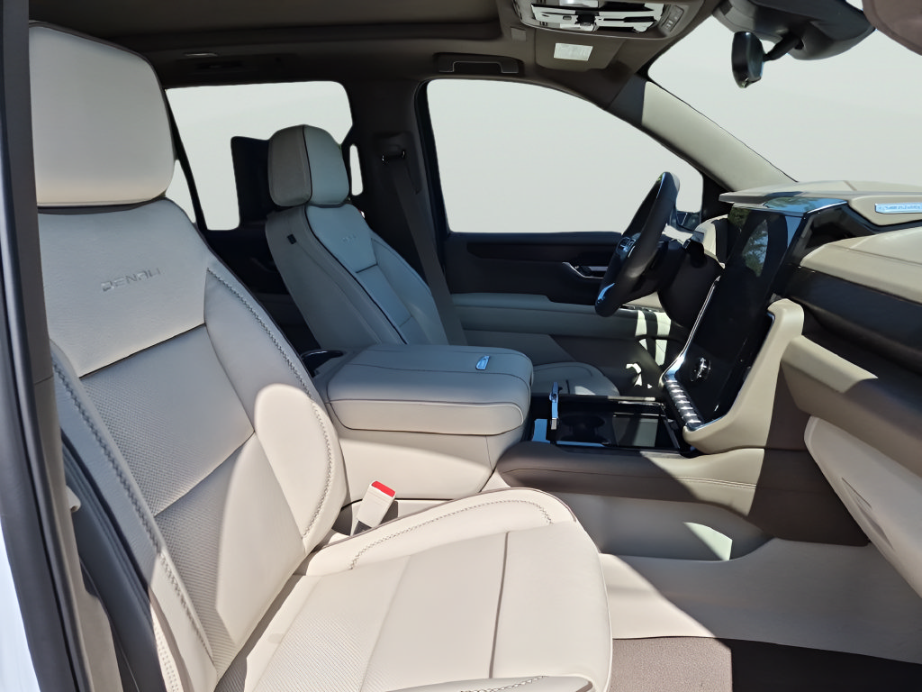 New 2026 GMC Yukon Denali w/ Denali Reserve Package AWD/4WD image 37