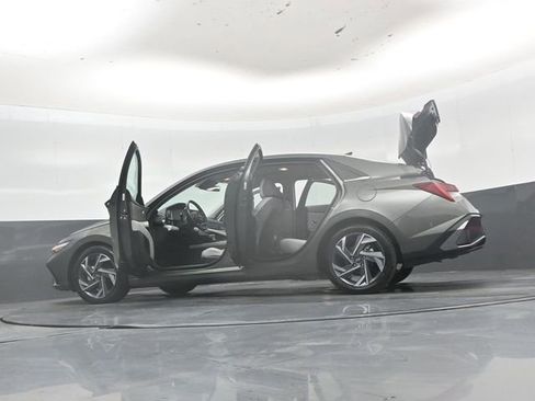 Used 2024 Hyundai Elantra Limited FWD image 53
