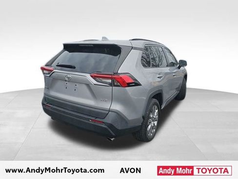 Used 2021 Toyota RAV4 XLE Premium image 7