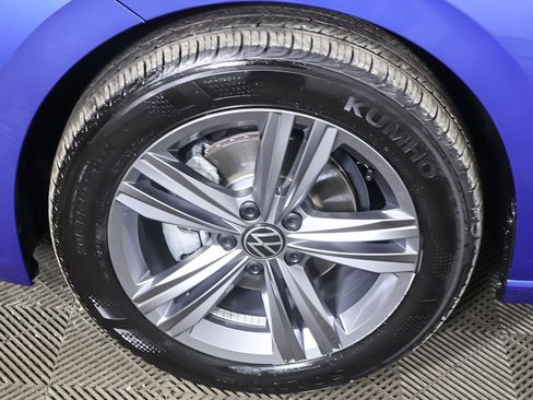 Used 2024 Volkswagen Jetta SE w/ Panoramic Sunroof Package image 16