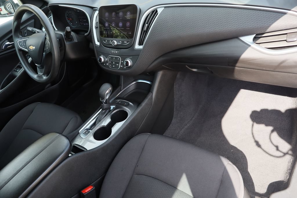 Used 2025 Chevrolet Malibu LT FWD image 28