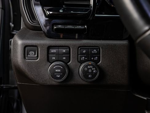 Used 2024 Chevrolet Silverado 2500 ZR2 w/ Technology Package image 22