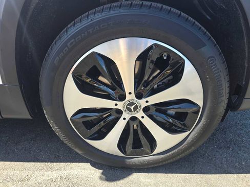 Used 2025 Mercedes-Benz GLB 250 4MATIC image 9