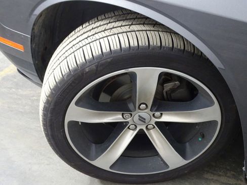 Used 2019 Dodge Challenger SXT image 26