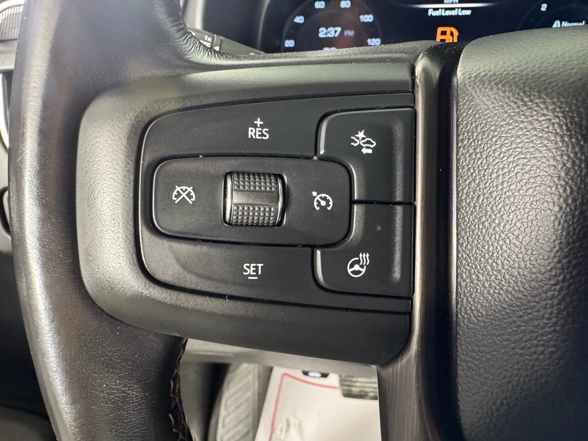 Used 2022 GMC Yukon AT4 AWD/4WD image 15