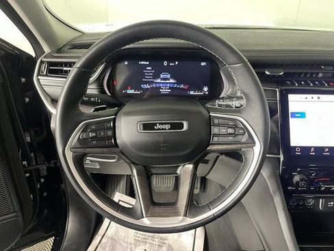 Used 2023 Jeep Grand Cherokee L Limited AWD/4WD image 20